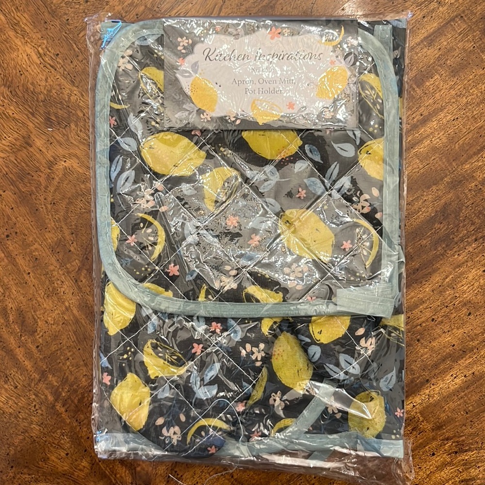 NWT Kitchen Inspirations Set of 3: Apron, Oven Mitt, and Pot Holder